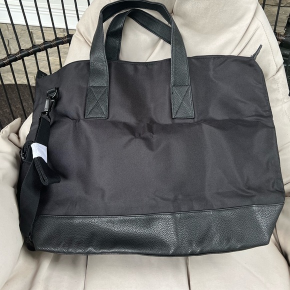 YVES SAINT LAUREN PERFUME BLACK TRAVEL BAG - Picture 11 of 16